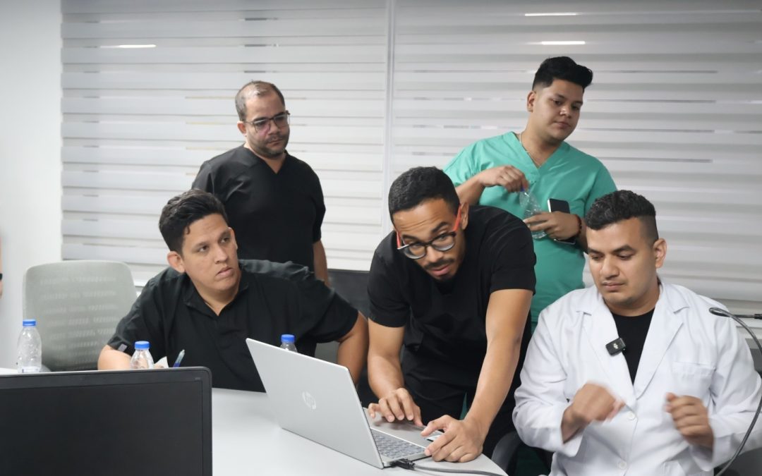 FenixSalud impulsa la formación médica con clases magistrales del Postgrado de Traumatología del Hospital Domingo Luciani